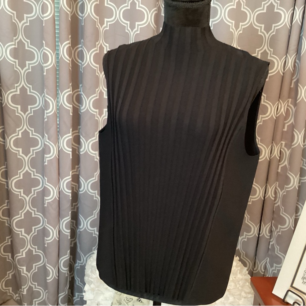 VINCE Black Pleated Top NWT